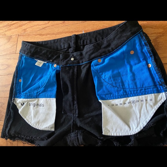 Adidas distressed denim shorts - Picture 3 of 3